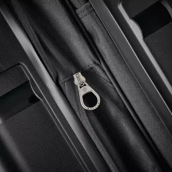 Maleta con ruedas Outline Pro mediana