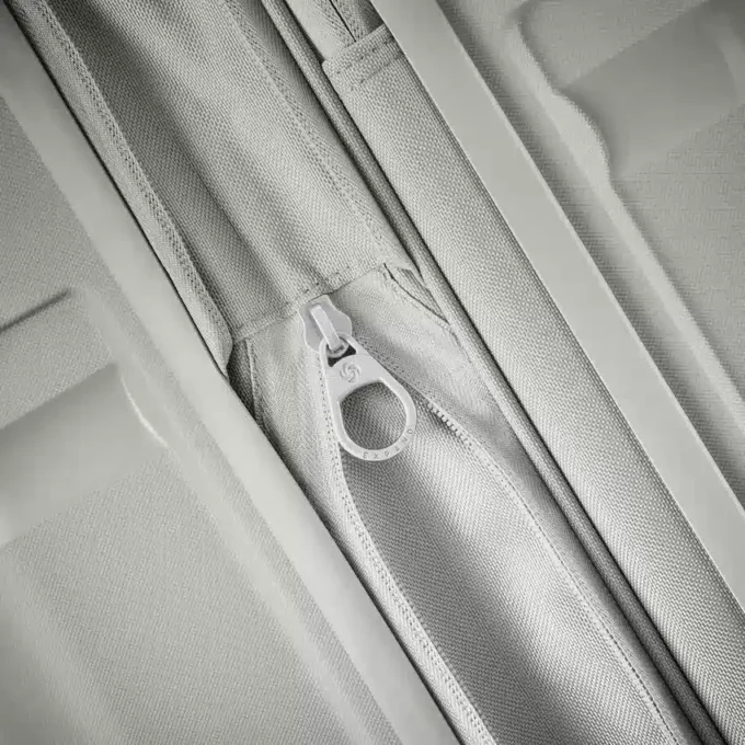 Maleta con ruedas Outline Pro Large