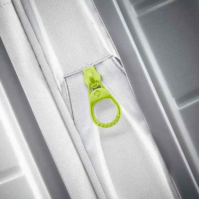 Maleta con ruedas Freeform mediana