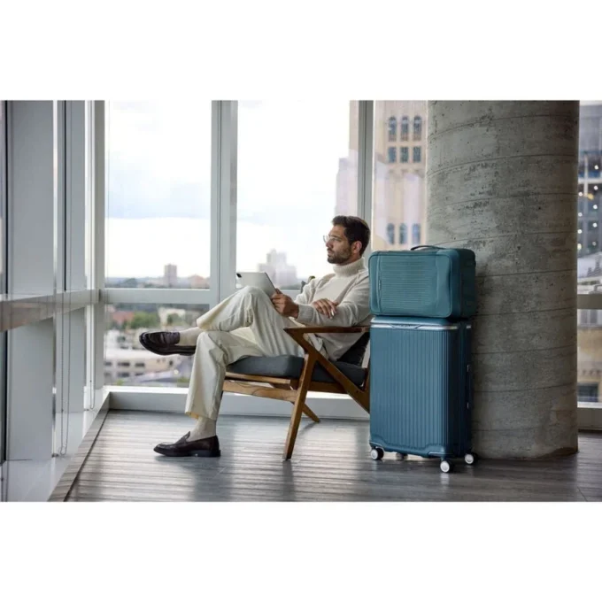 Maleta rígida mediana con ruedas Silhouette 18